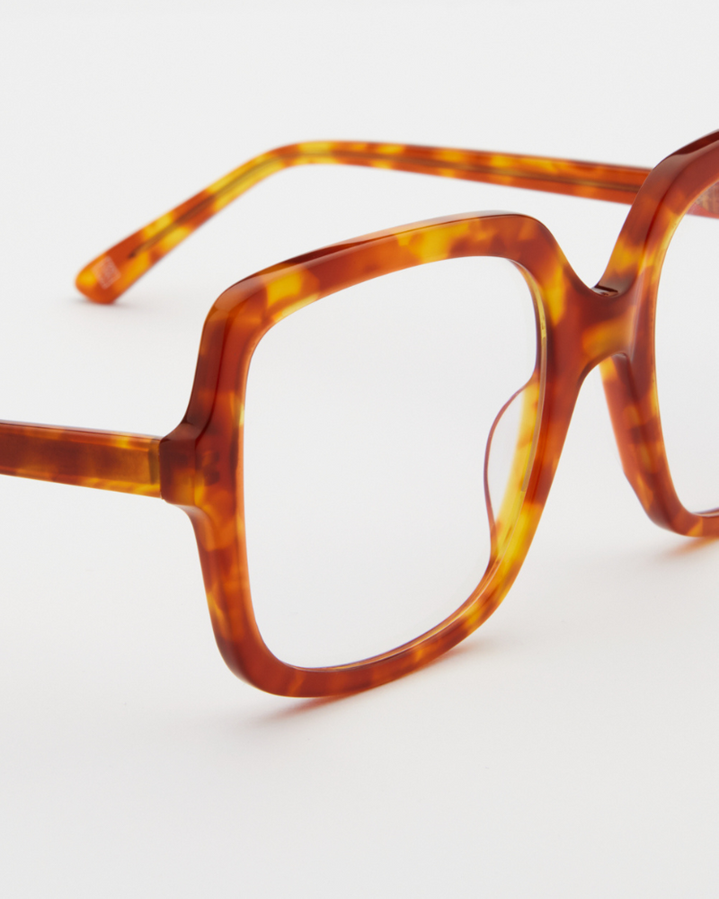 Elara Milky Brown Readers