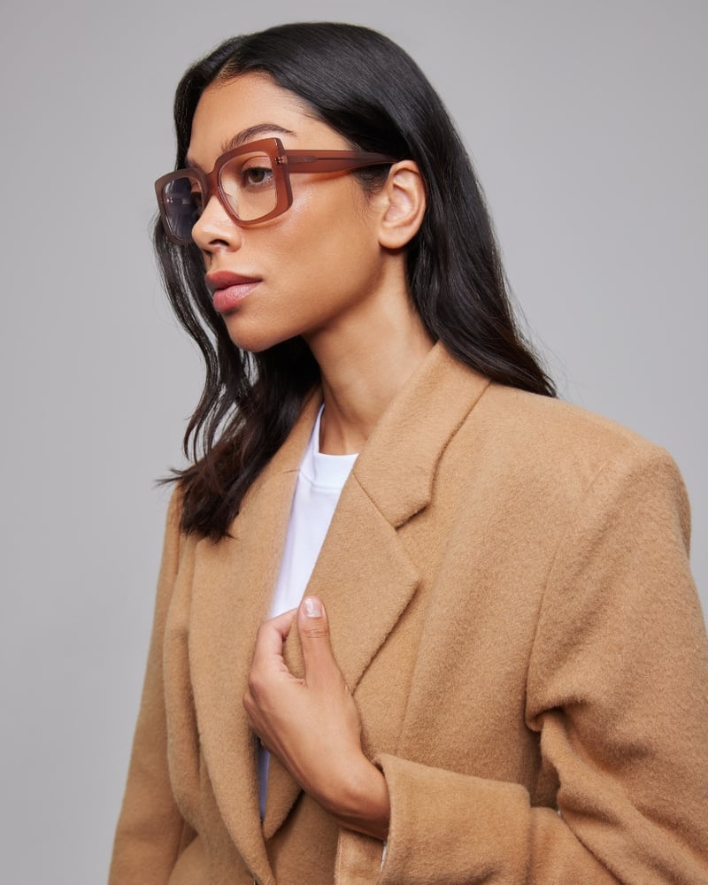 Estrid Taupe Readers