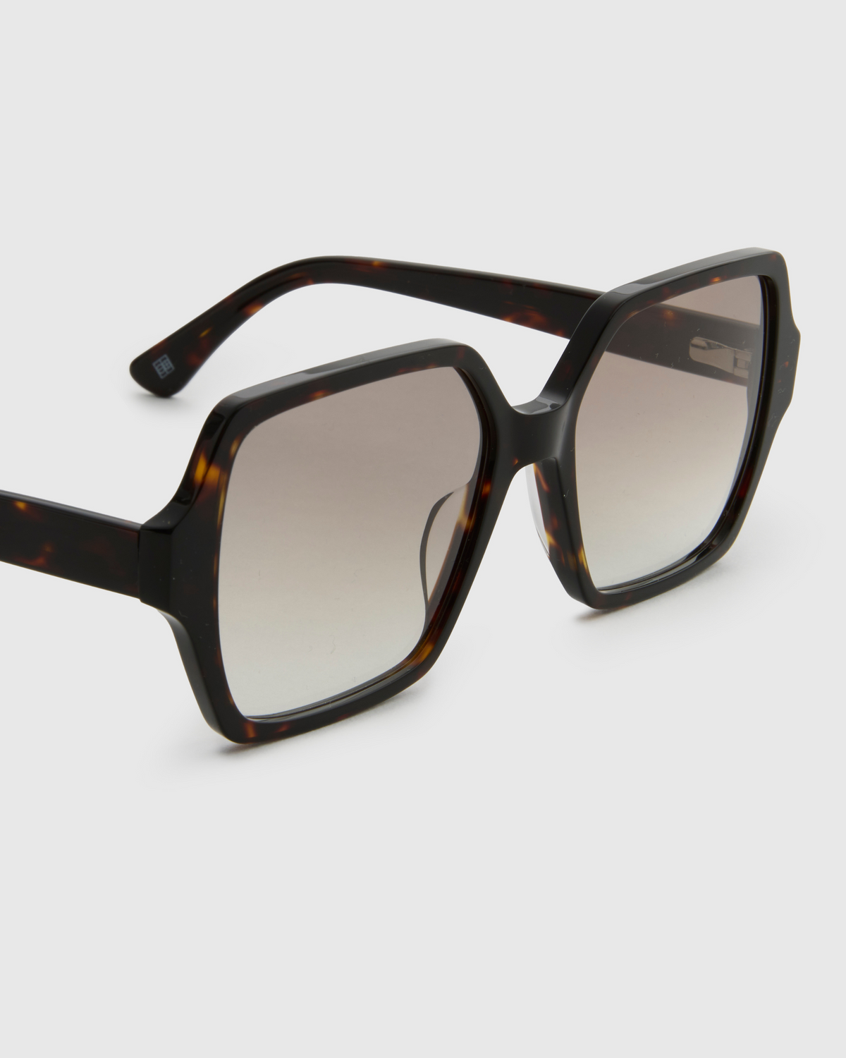 Janice Classic Havana Tinted